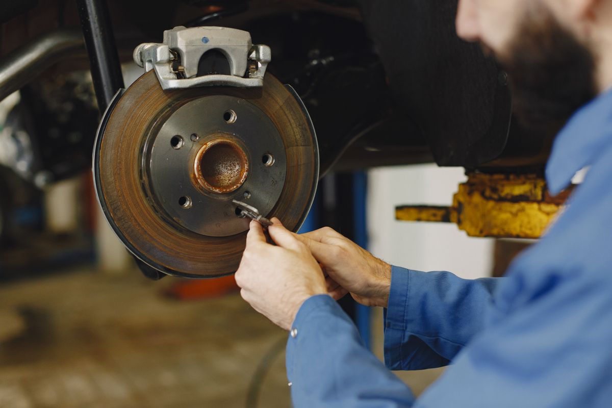how to bleed brakes without a helper - photo